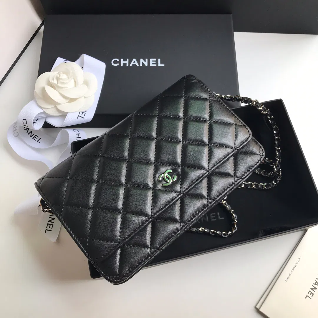 Chanel WOC — image 4