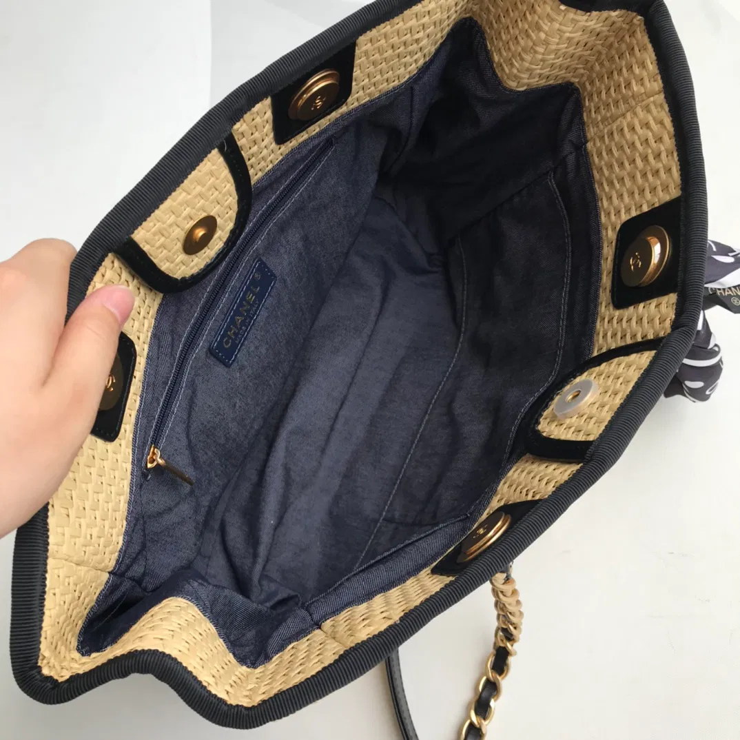 CHANEL TOTE — image 8