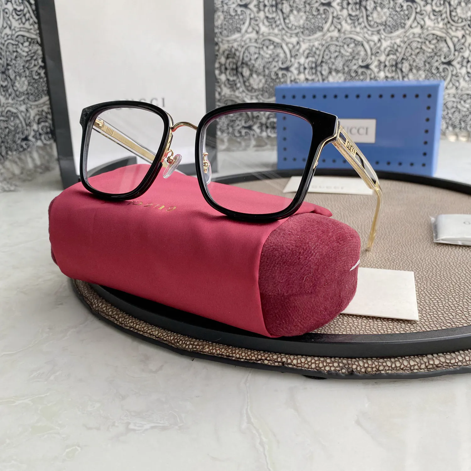 Gucci Eyewear square tinted sunglasses — image 2