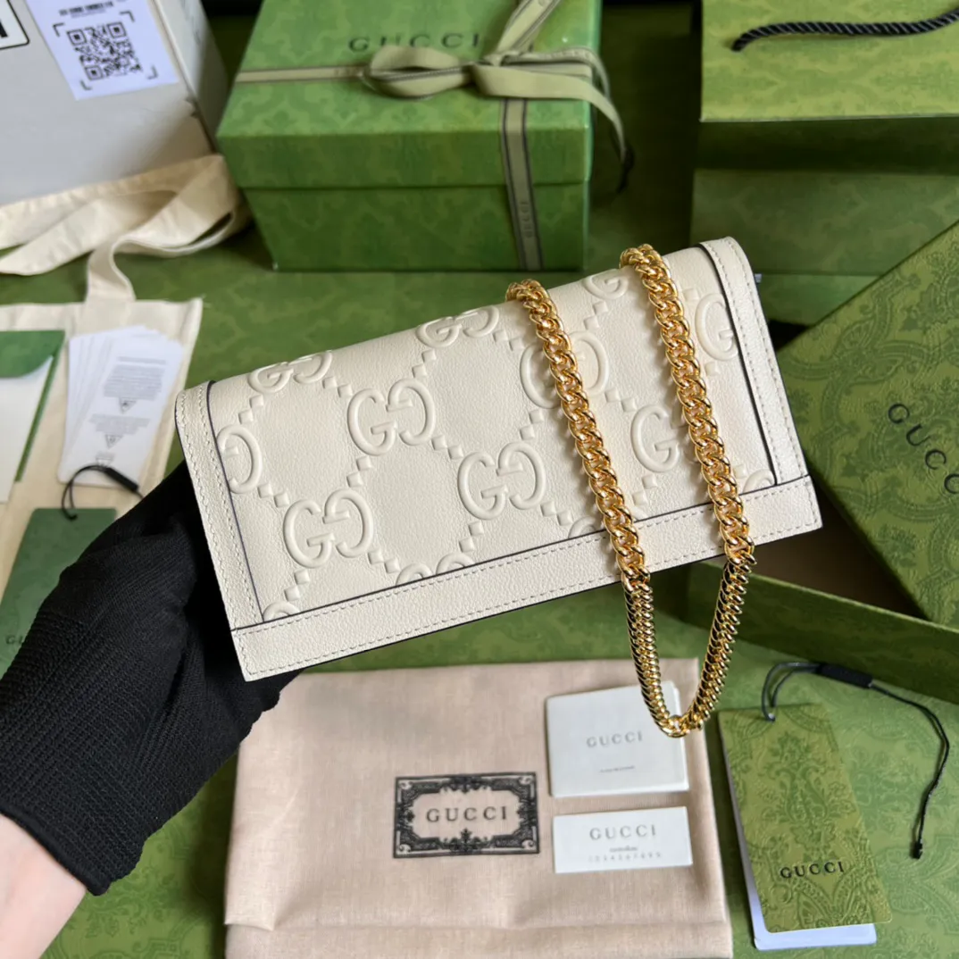 Gucci Leather clutch — image 2