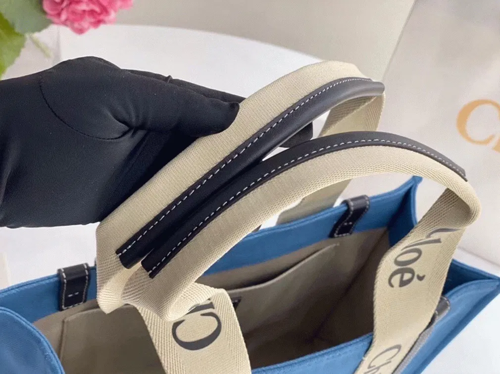 Top Quality Knockoff Chloe Medium Woody Tote Bag in Deadstock Denim — image 4