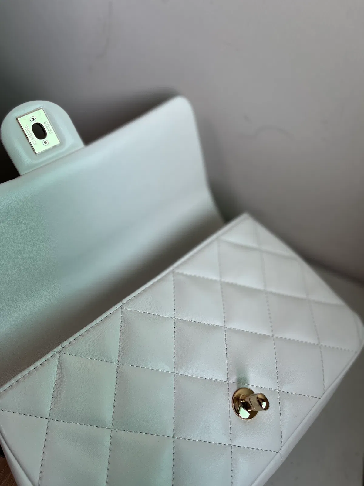 SMALL CLASSIC FLAP BAG — image 5