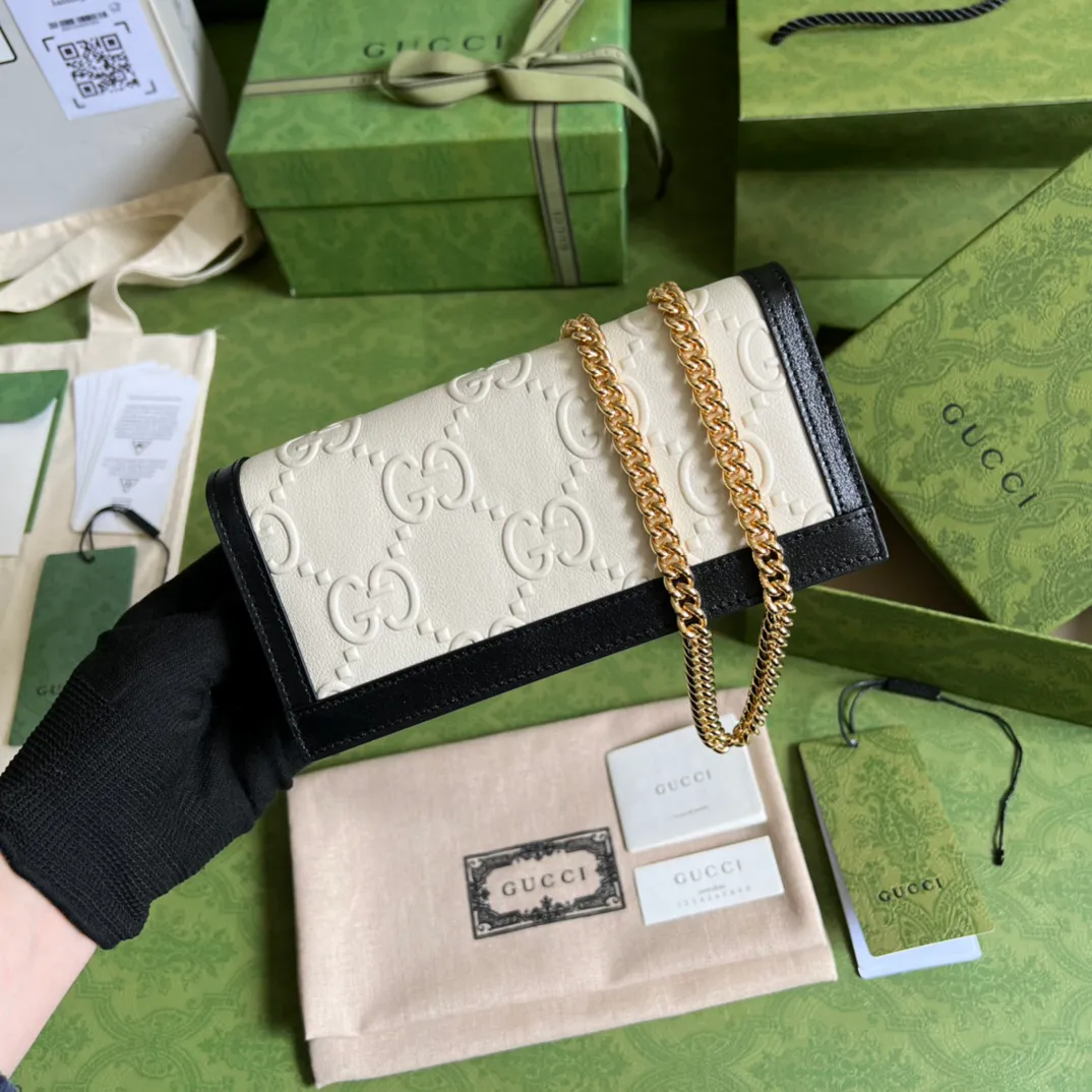 Gucci Leather clutch — image 2