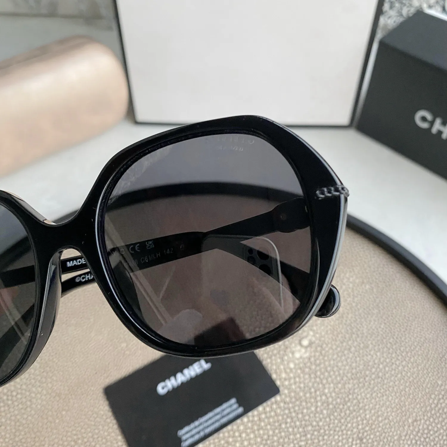 Round Sunglasses — image 5