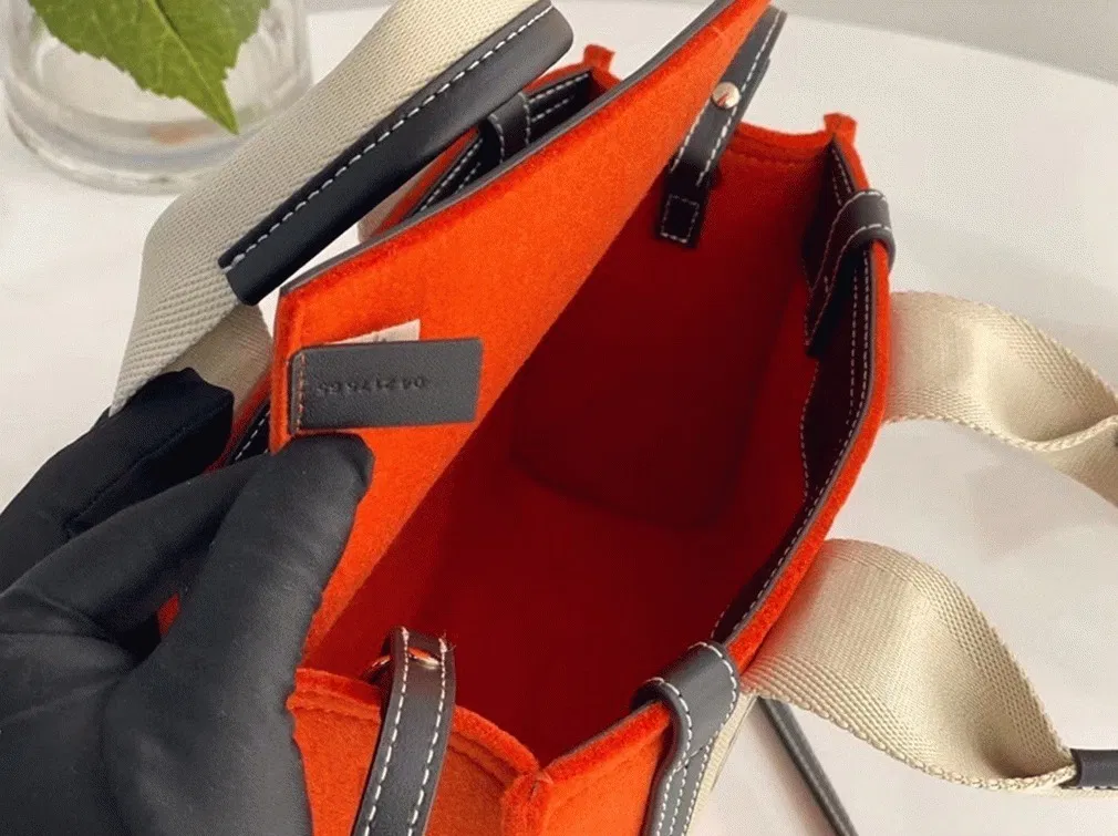 Top Quality Replica Chloe Small Woody Tote Bag In Orange Felt — image 7