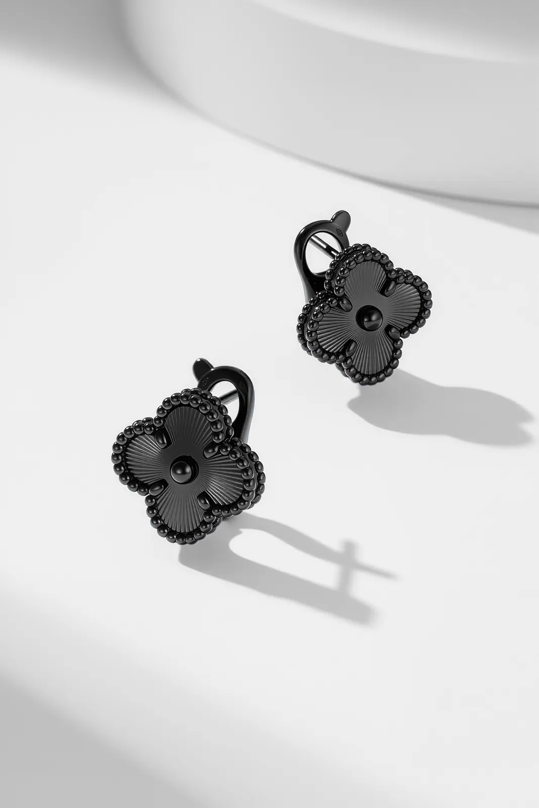 Van Cleef & Arpels Earrings — image 2