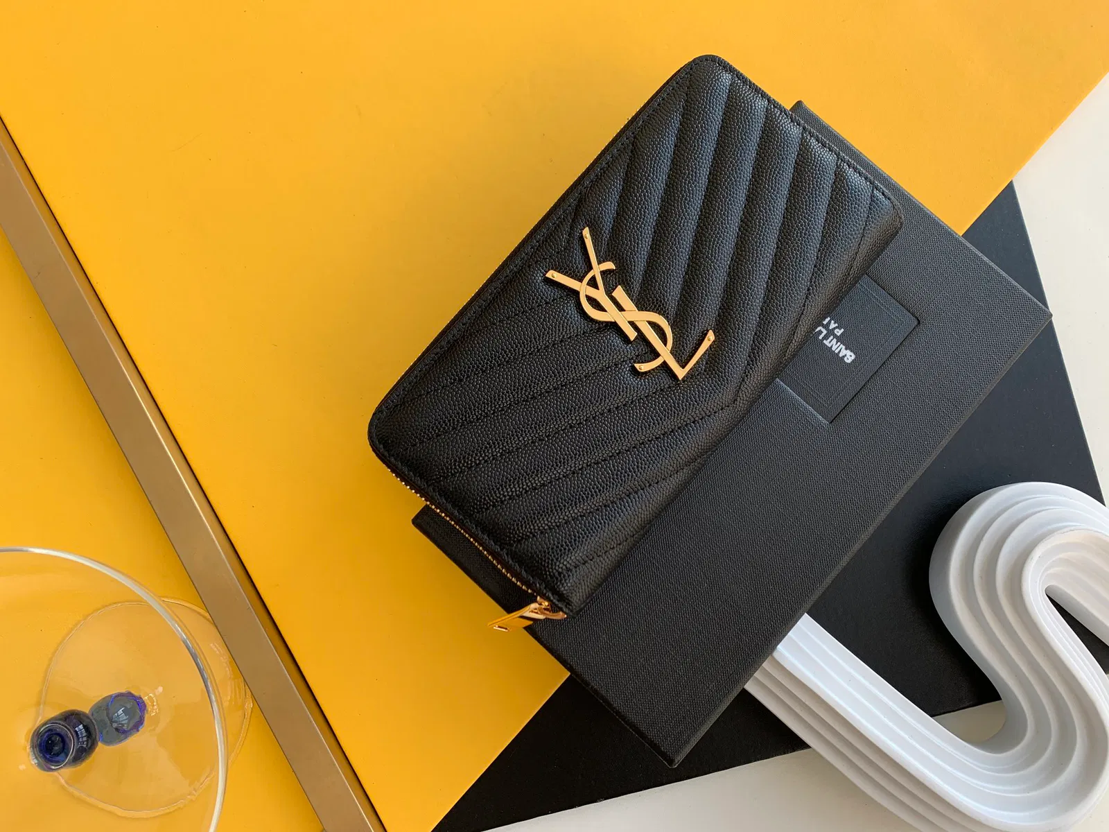 Saint Laurent MONOGRAMS PROMOTIONS