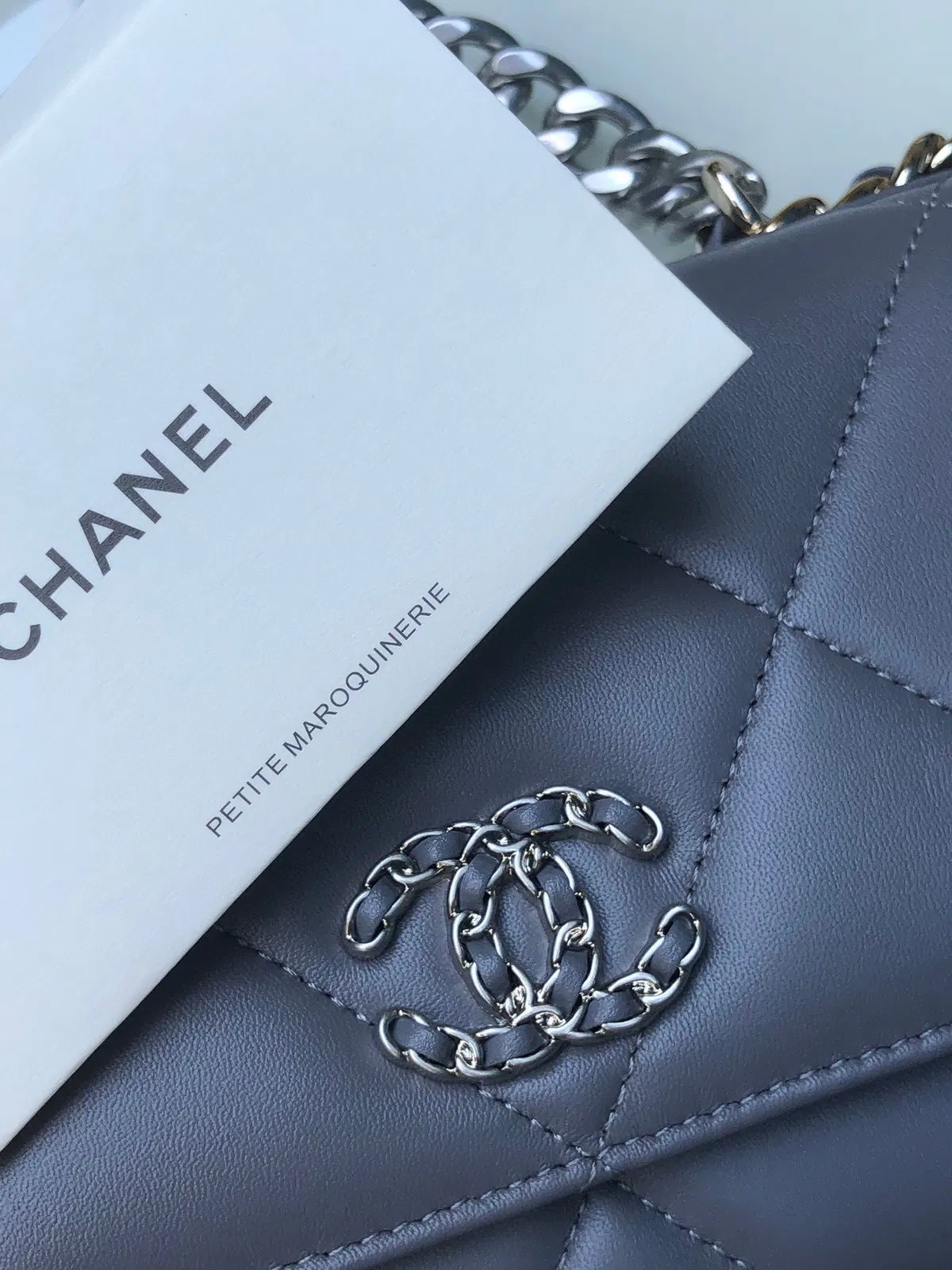 CHANEL 19 WALLET ON CHAIN — image 2