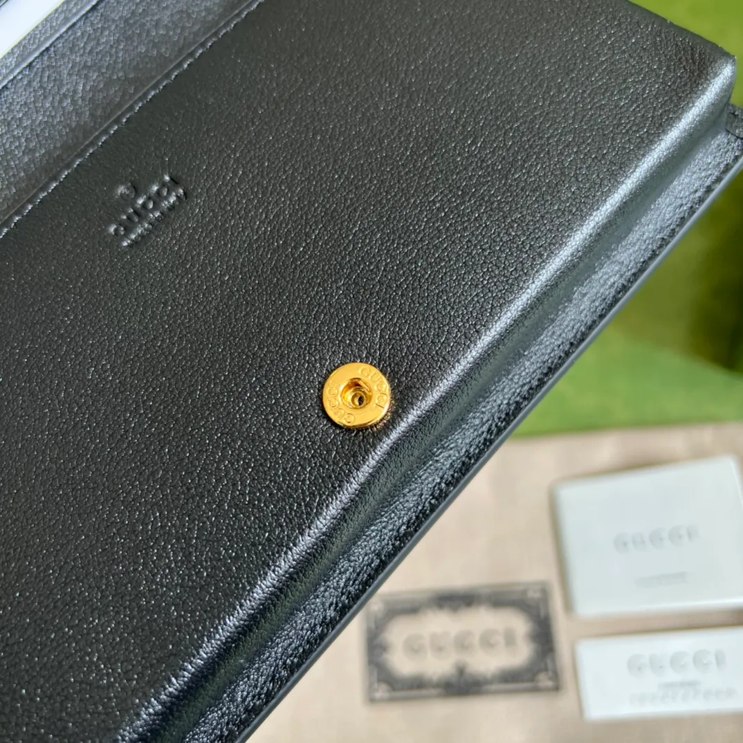Gucci Leather clutch — image 3