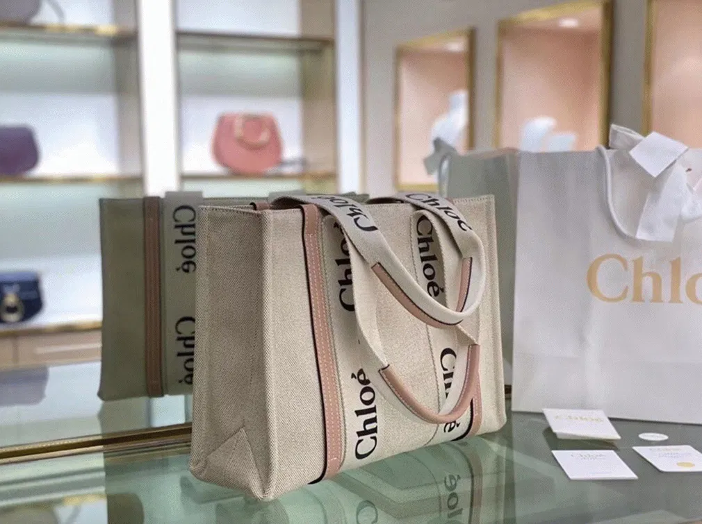 Top Quality Replica Chloe Medium Woody Tote Bag in Canvas with Beige Leather Strips — image 4