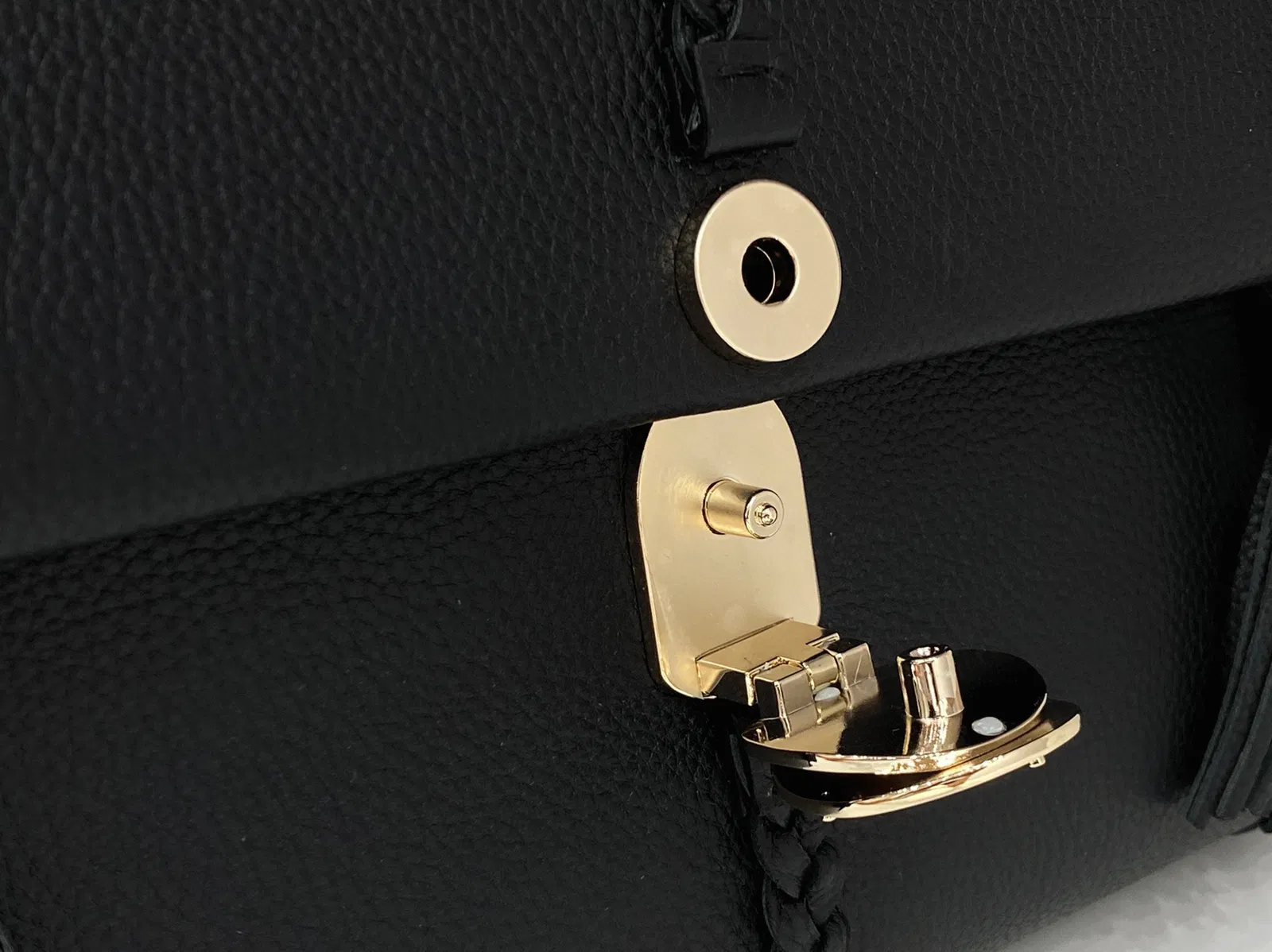 Top Quality Knockoff Chloe Penelope Medium Shoulder Bag in Black Grained Calfskin — image 9