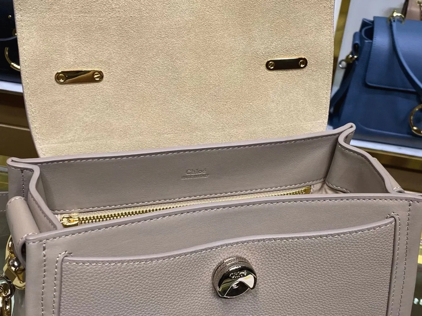 Top Quality Replica Chloe Small Tess Day Bag In Grey Grained Leather — image 2