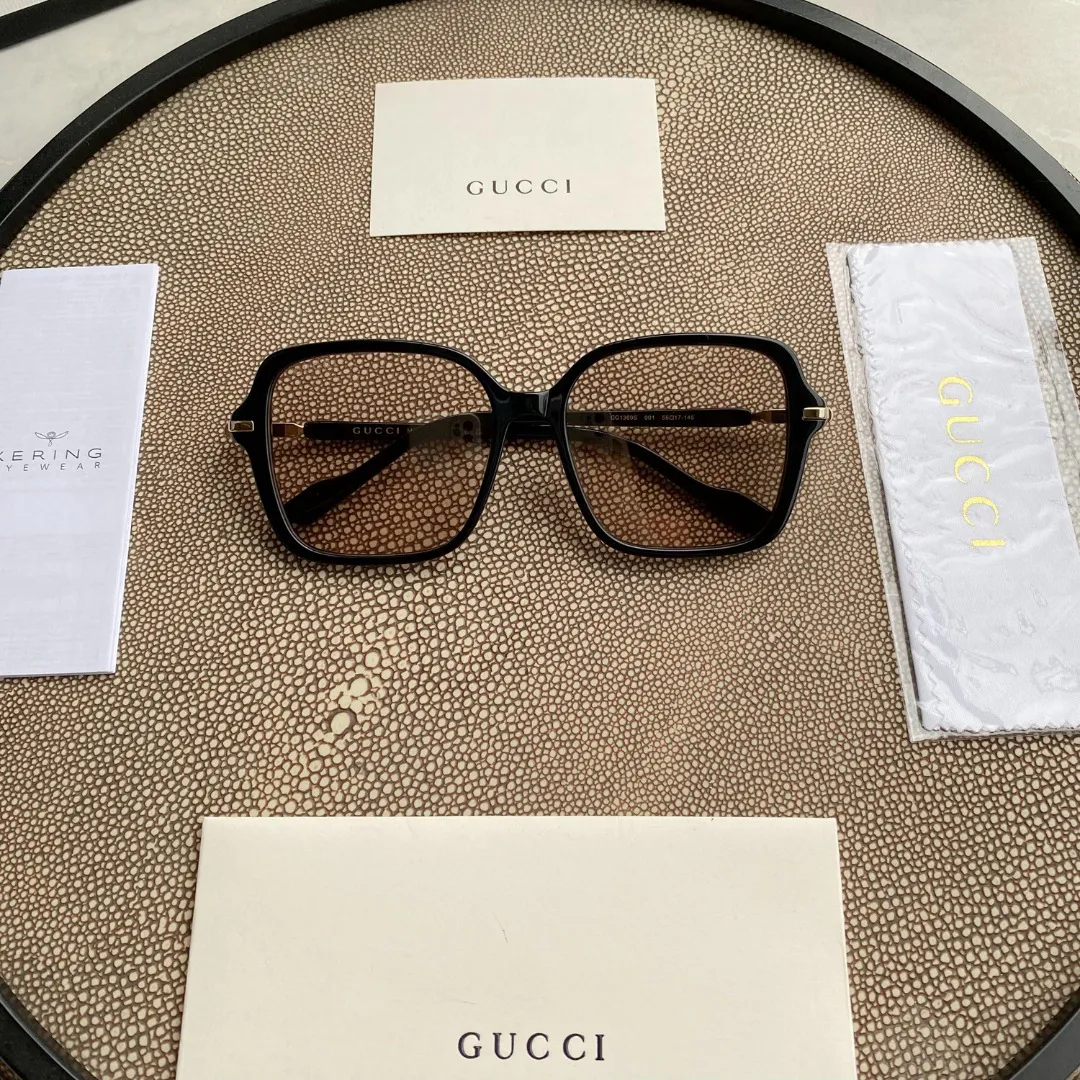 RECTANGULAR FRAME SUNGLASSES