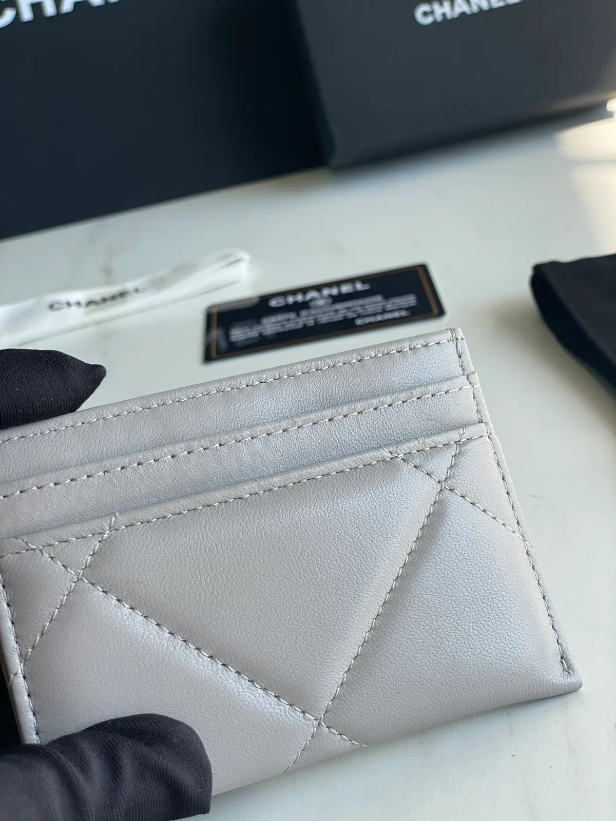 CHANEL 19 CARD HOLDER — image 5