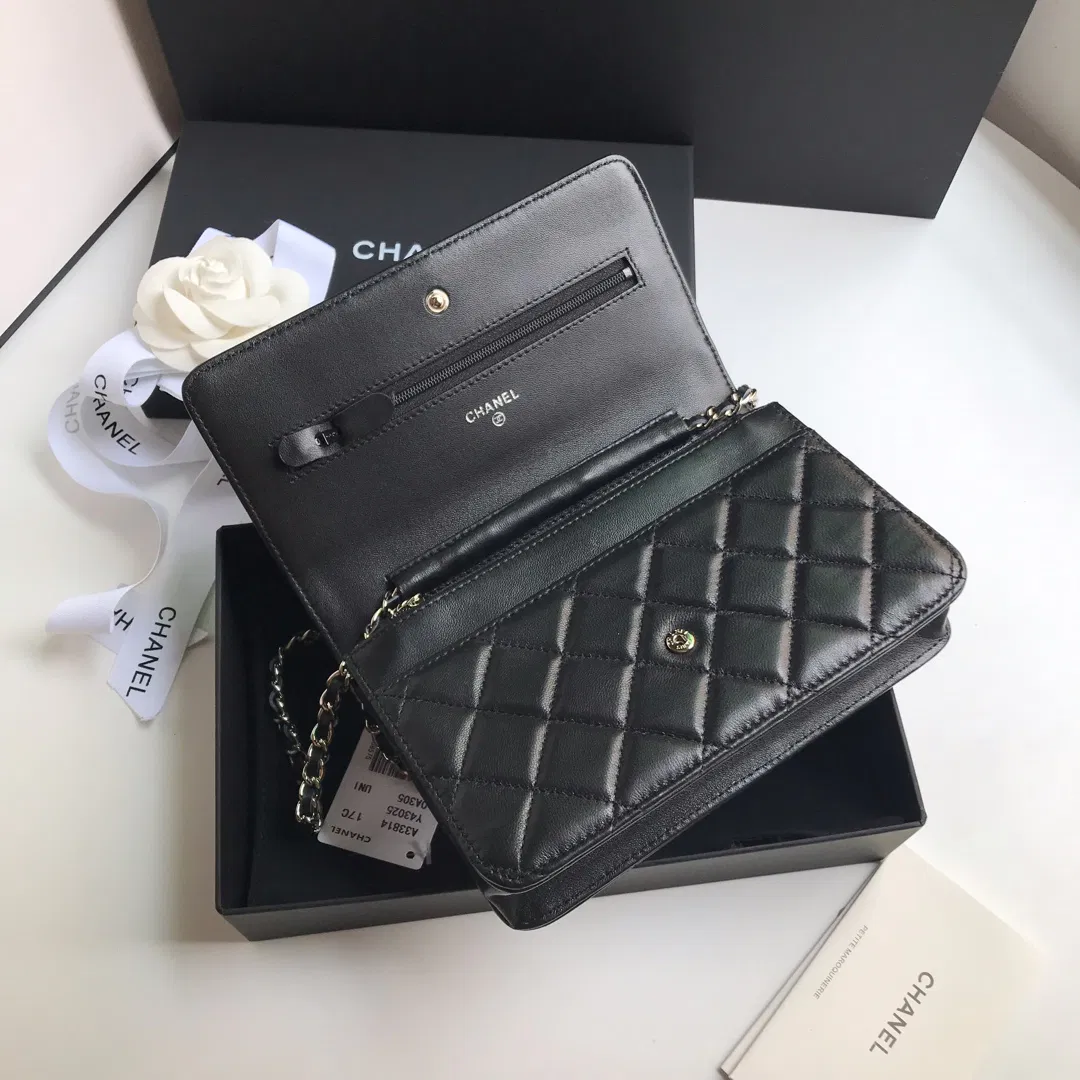 Chanel WOC — image 7