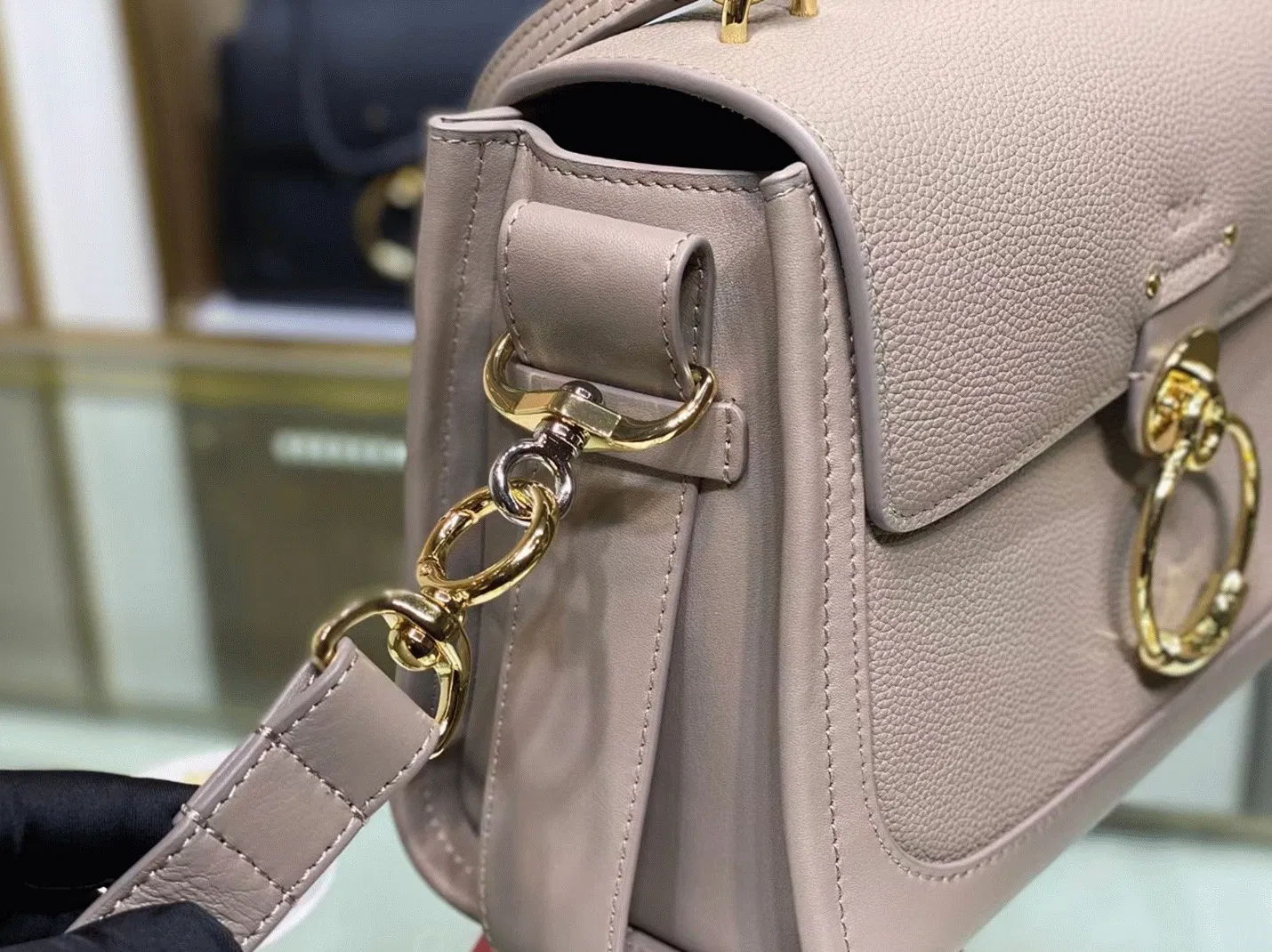 Top Quality Replica Chloe Small Tess Day Bag In Grey Grained Leather — image 3