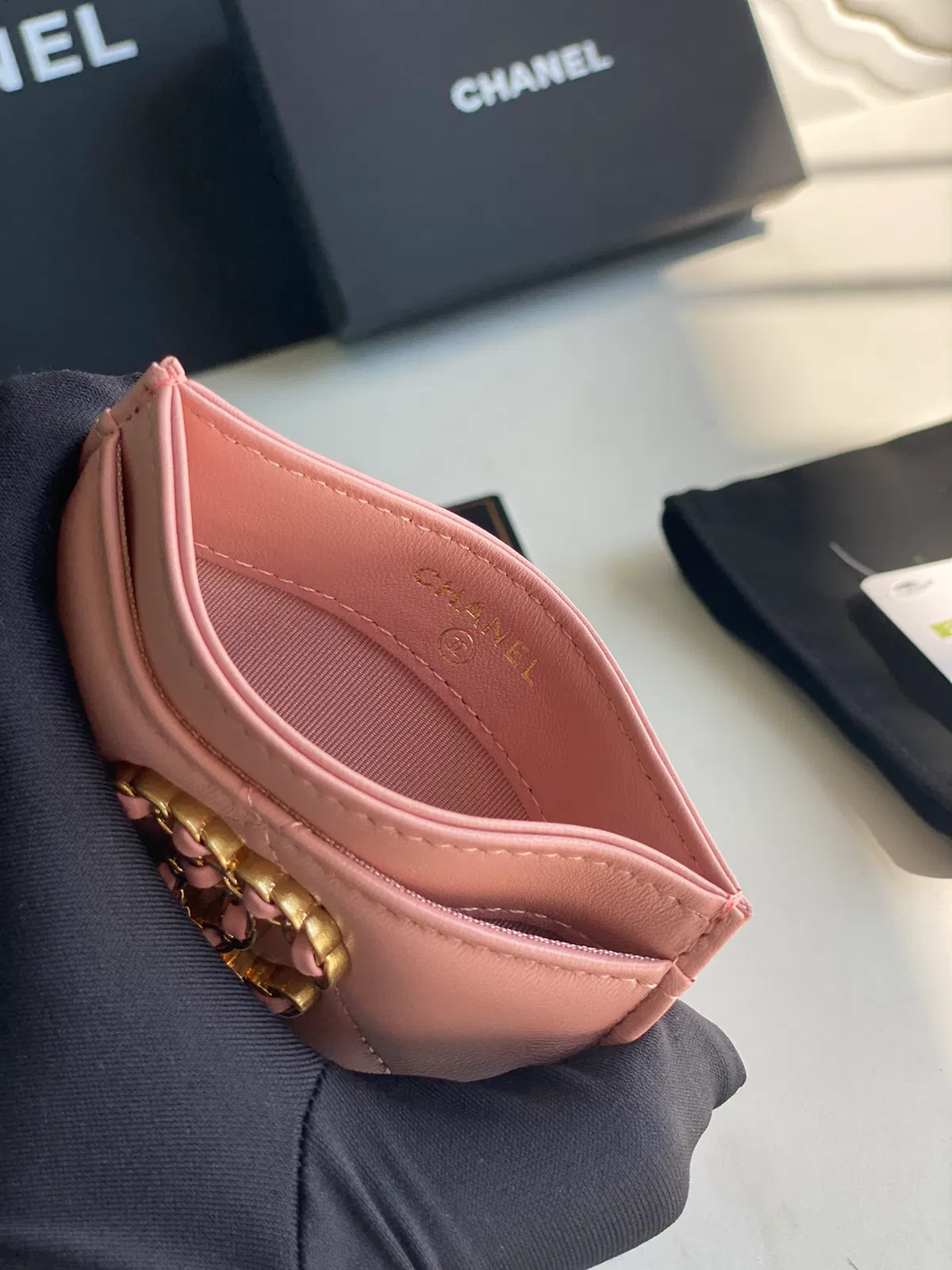 CHANEL 19 CARD HOLDER — image 4