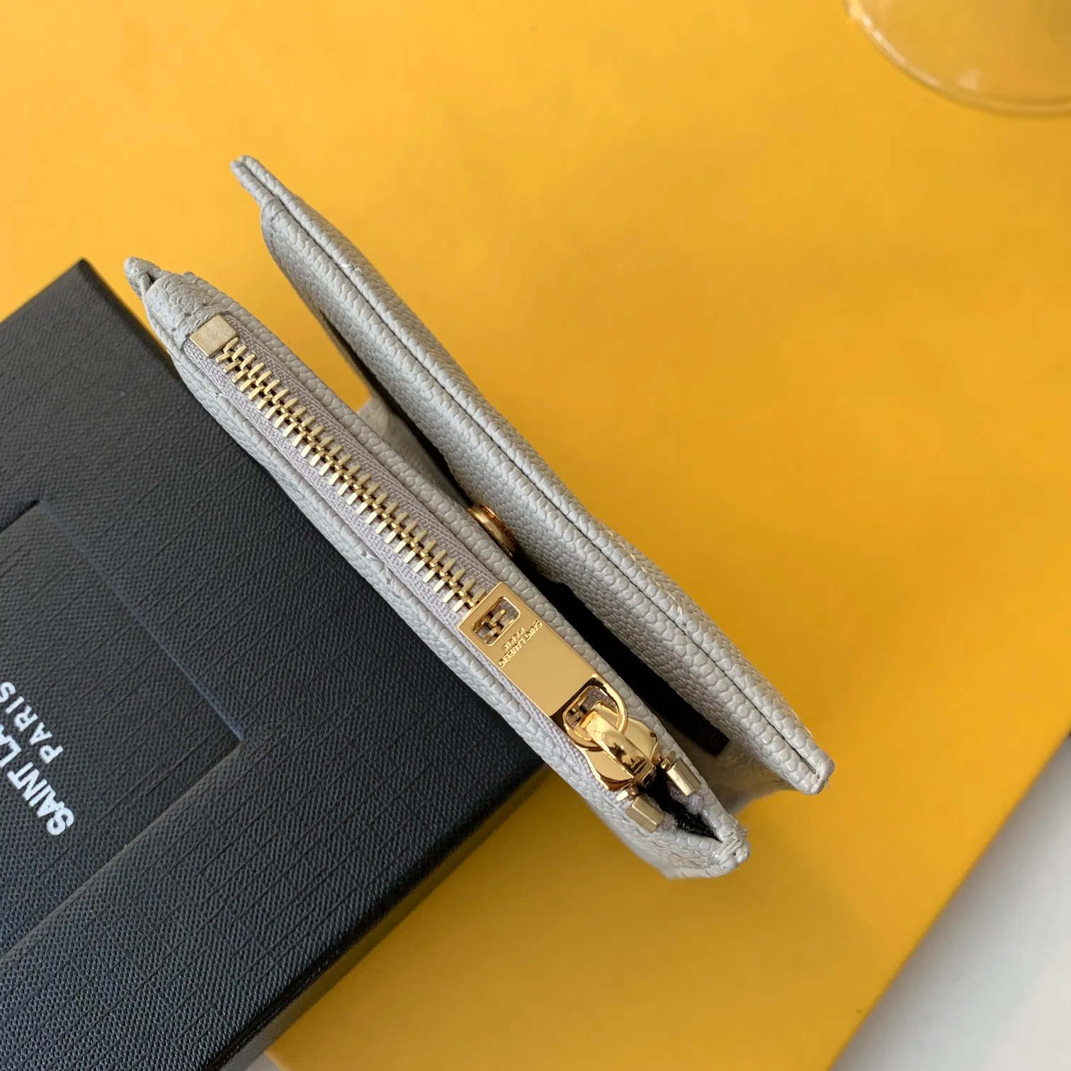 CASSANDRE MATELASSÉ FLAP CARD CASE IN GRAIN DE POUDRE EMBOSSED LEATHER — image 9