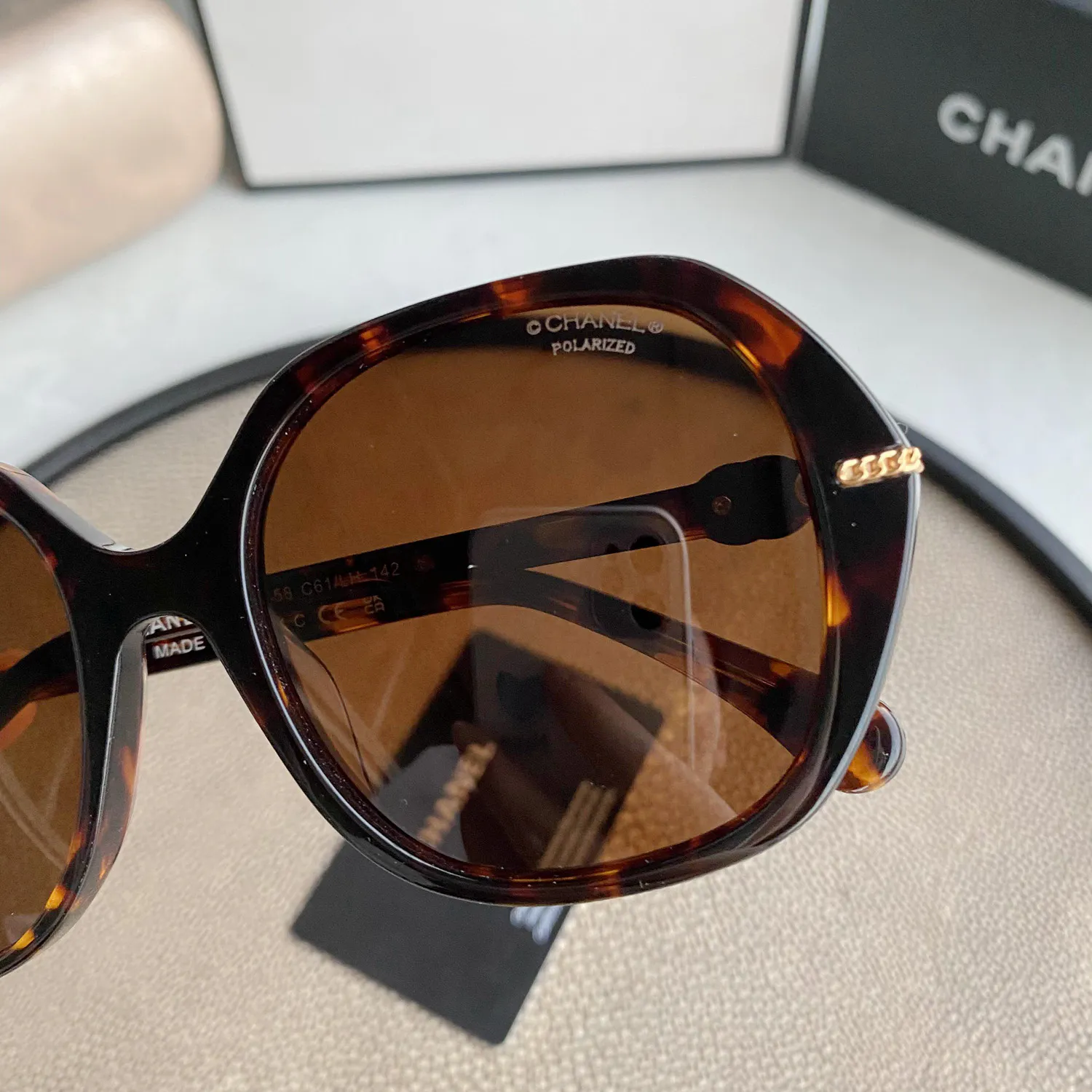 Round Sunglasses — image 4