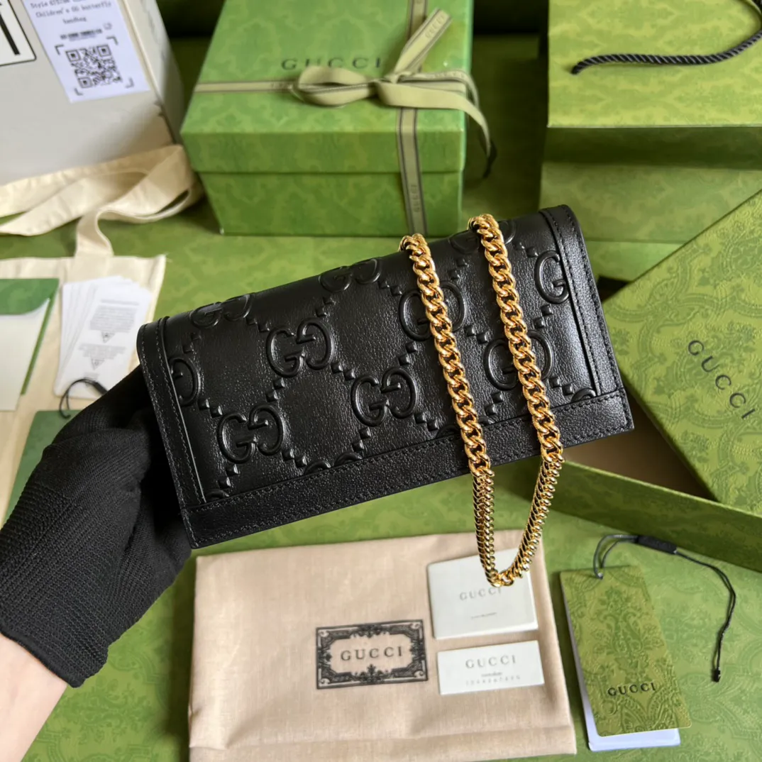 Gucci Leather clutch — image 2