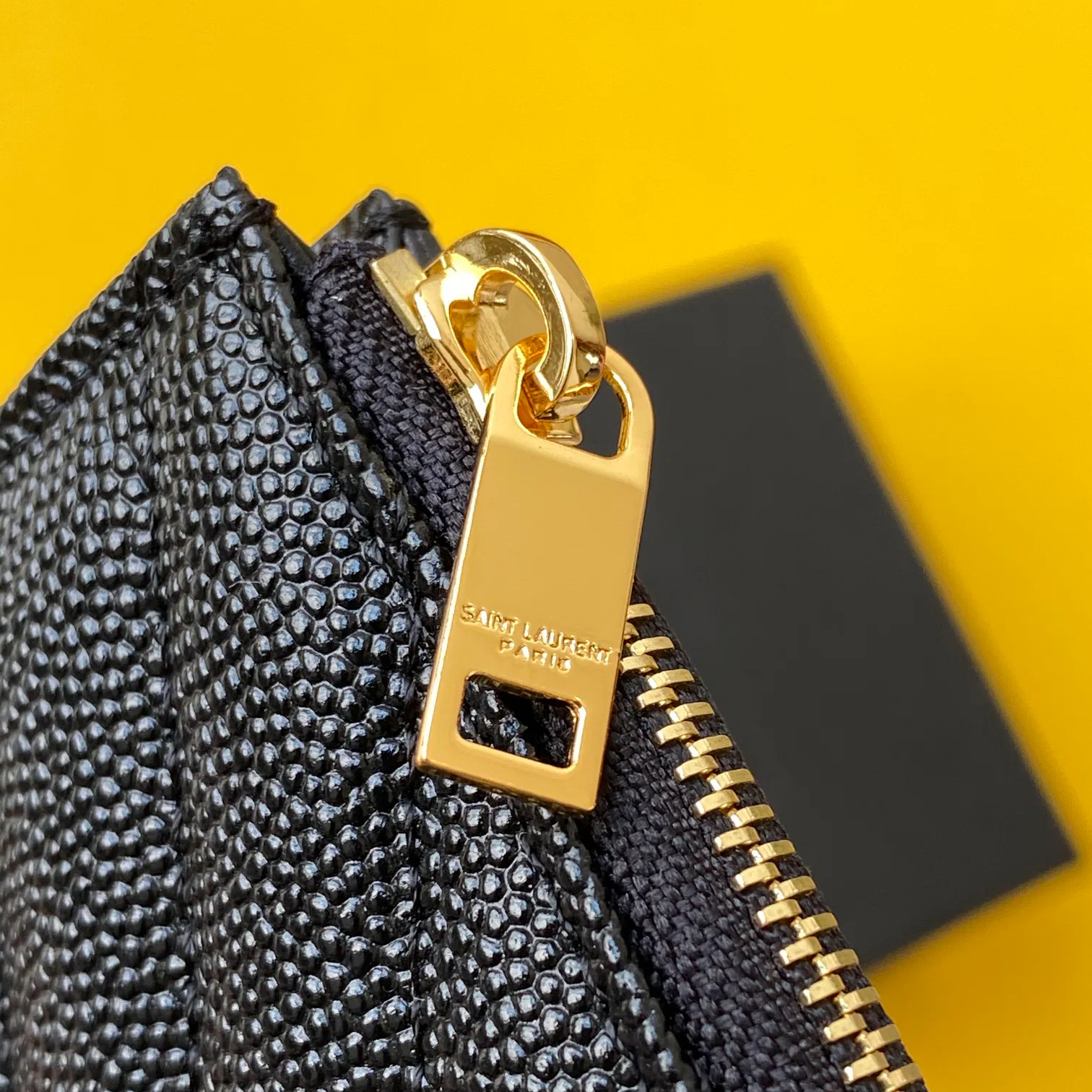 CASSANDRE MATELASSÉ ZIPPED FRAGMENTS CARD CASE IN GRAIN DE POUDRE EMBOSSED LEATHER — image 6