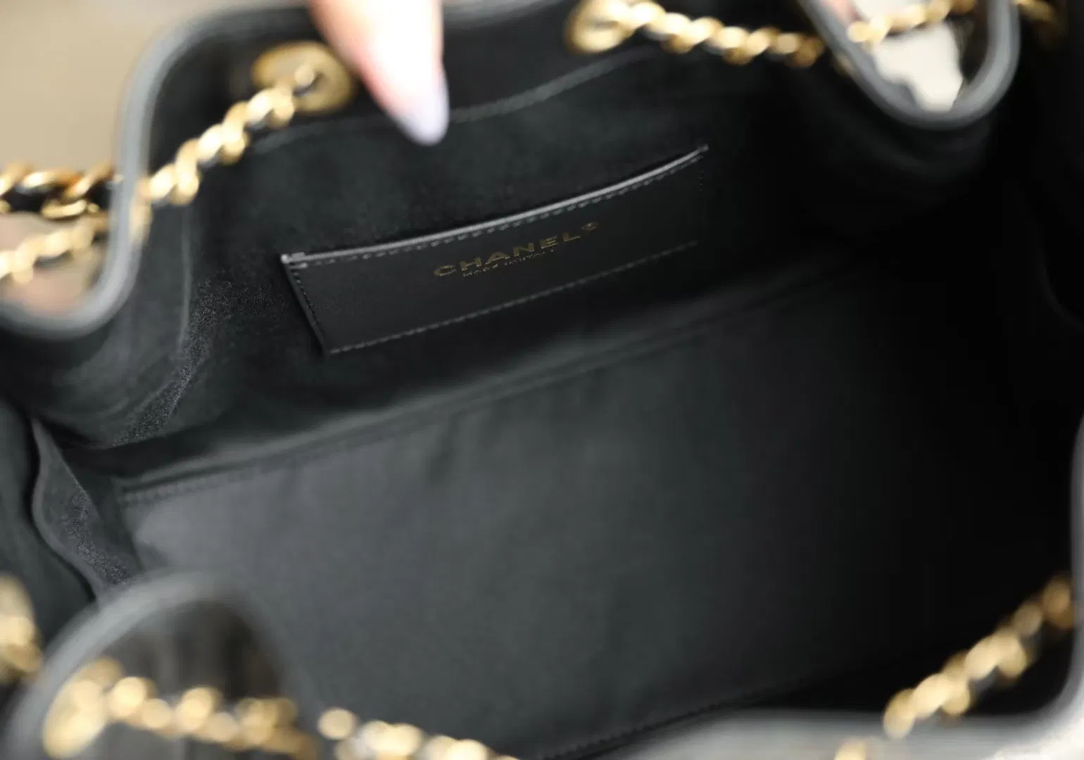 CHANEL 25 MEDIUM HANDBAG — image 6