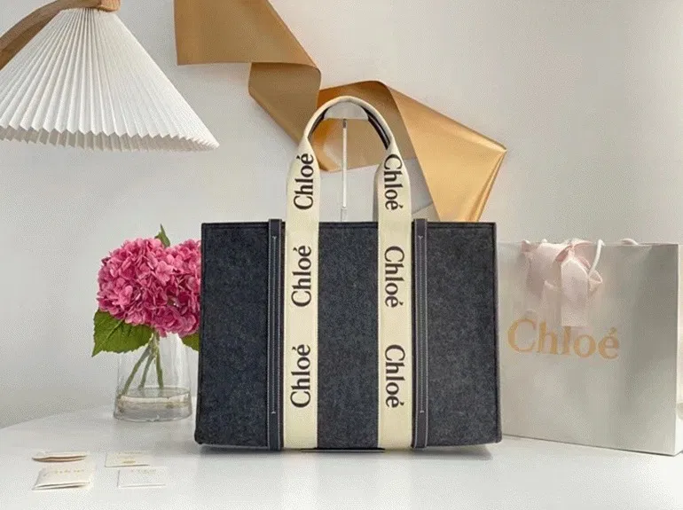 Top Quality Fake Chloe Medium Woody Tote Bag In Grey Felt — image 4