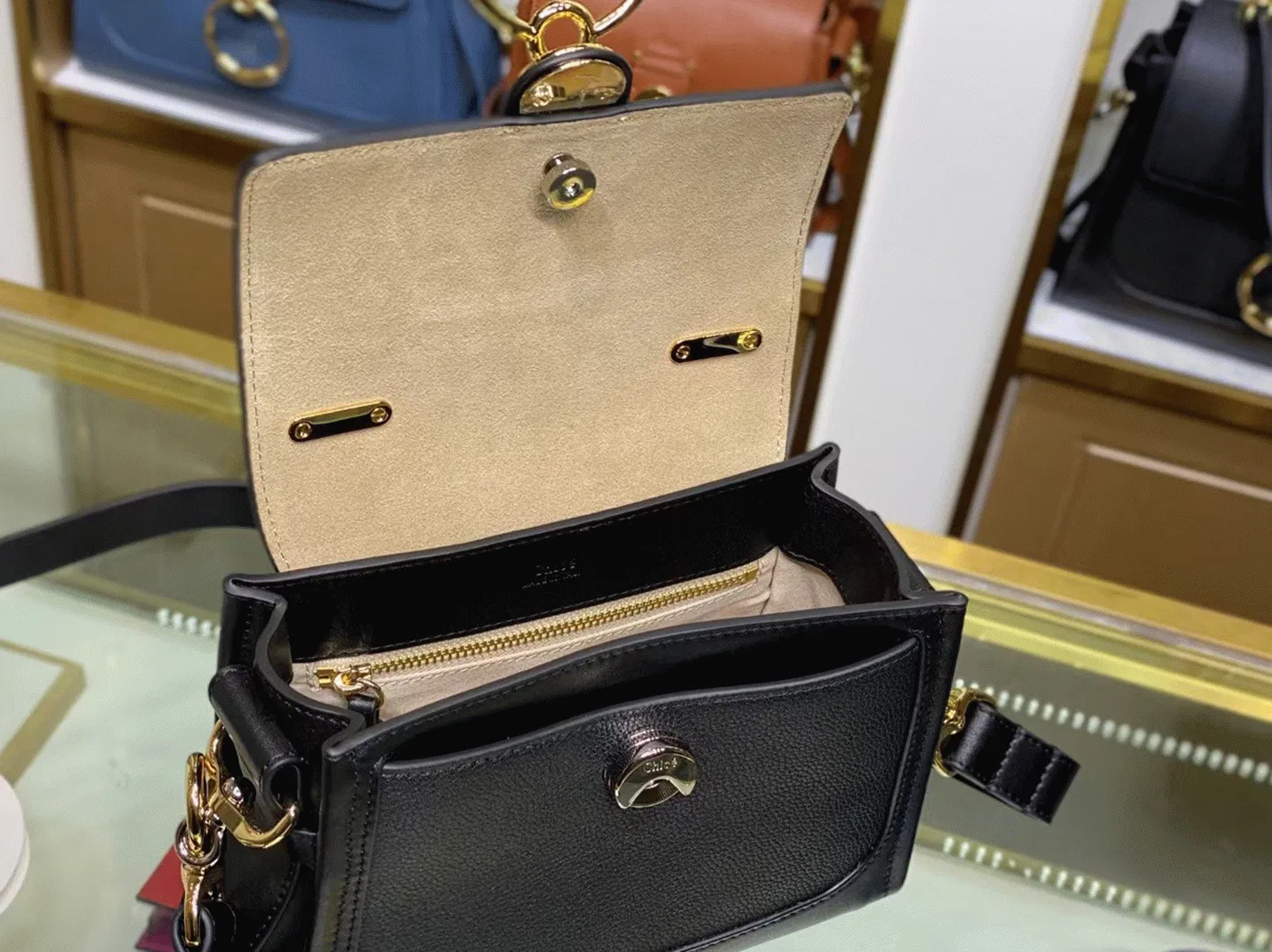 Top Quality Replica Chloe Mini Tess Day Bag In Black Grained Leather — image 9
