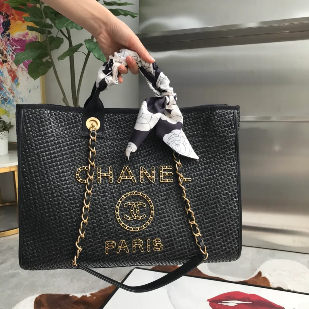 CHANEL TOTE — image 6