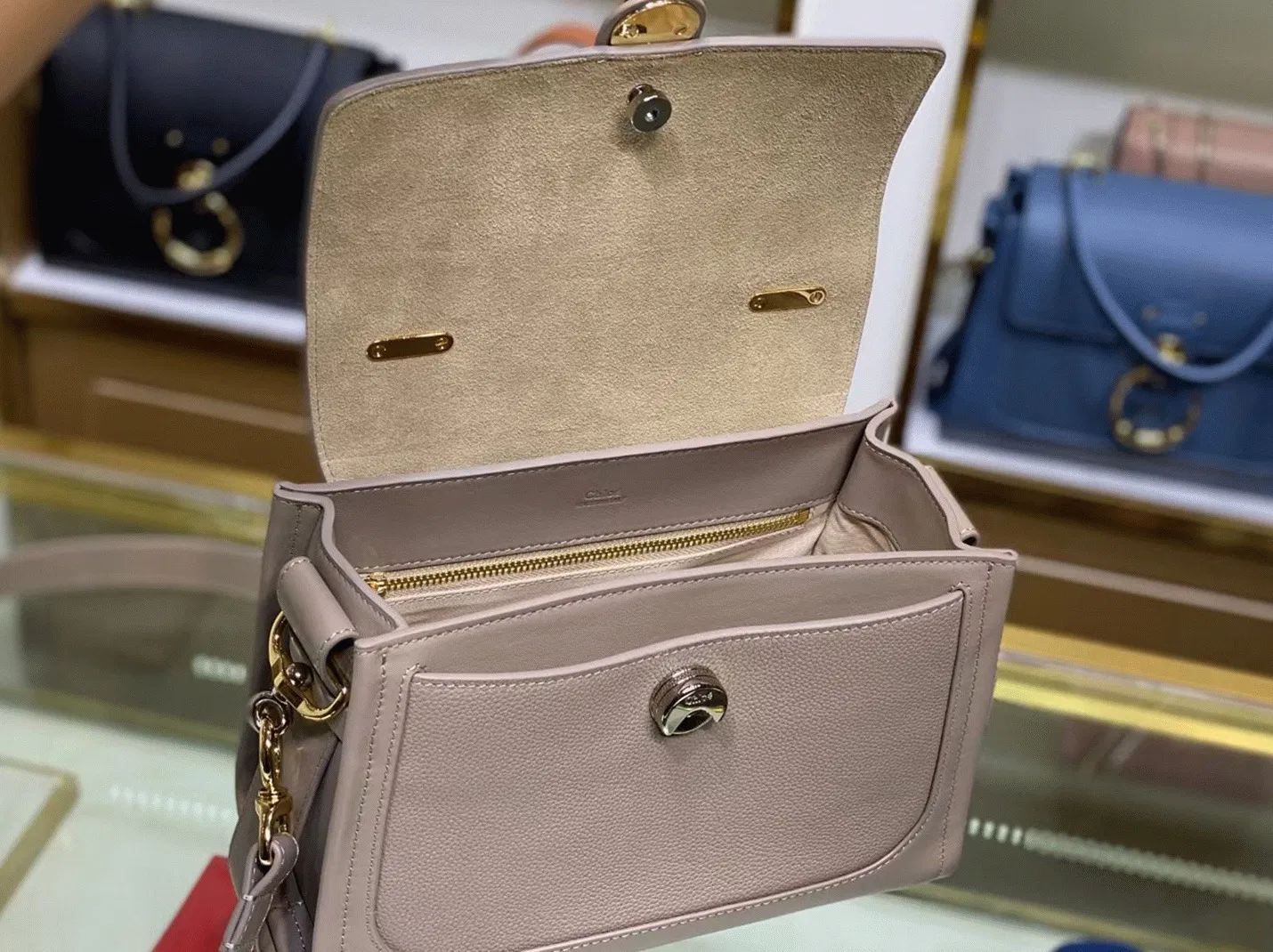 Top Quality Replica Chloe Small Tess Day Bag In Grey Grained Leather — image 10