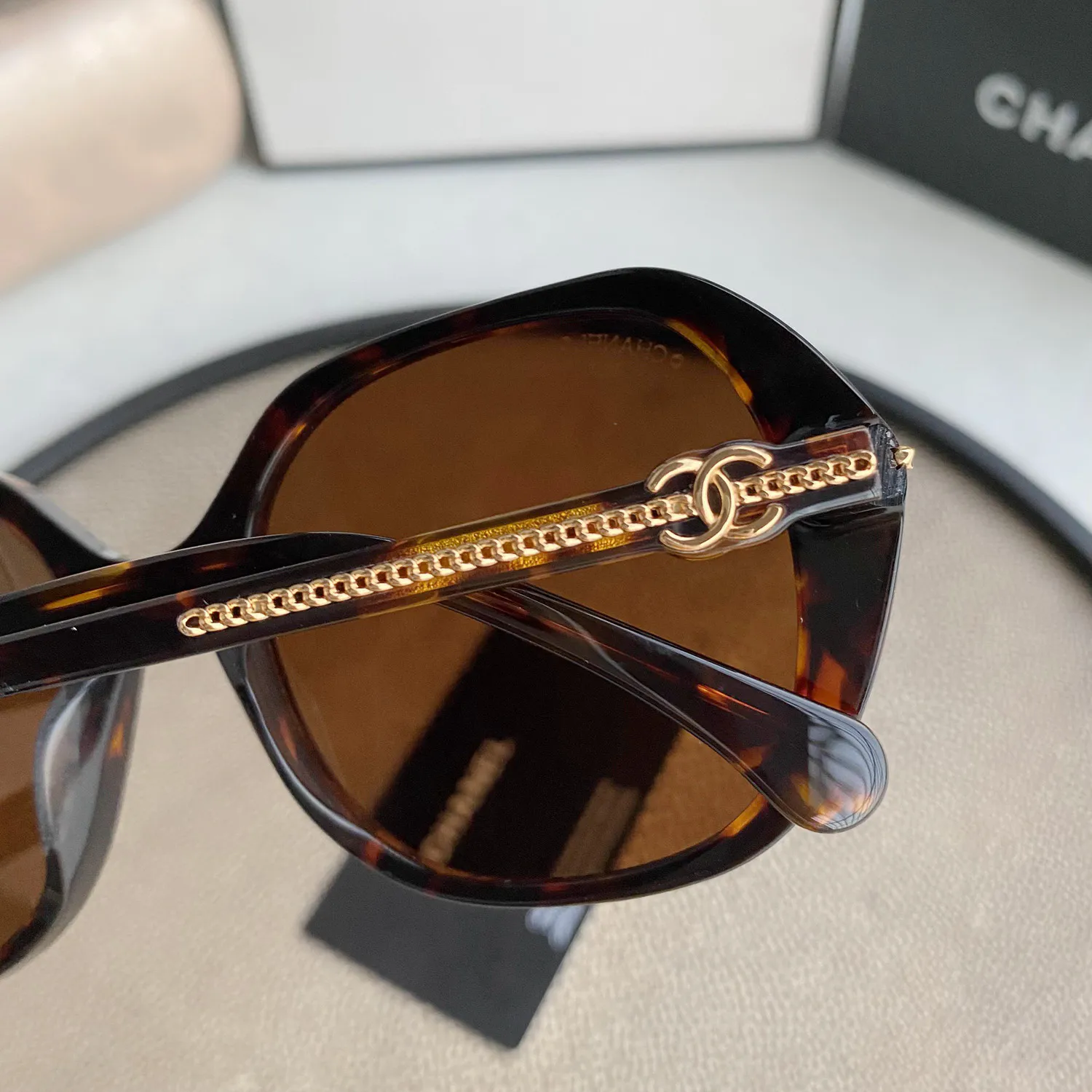 Round Sunglasses — image 3
