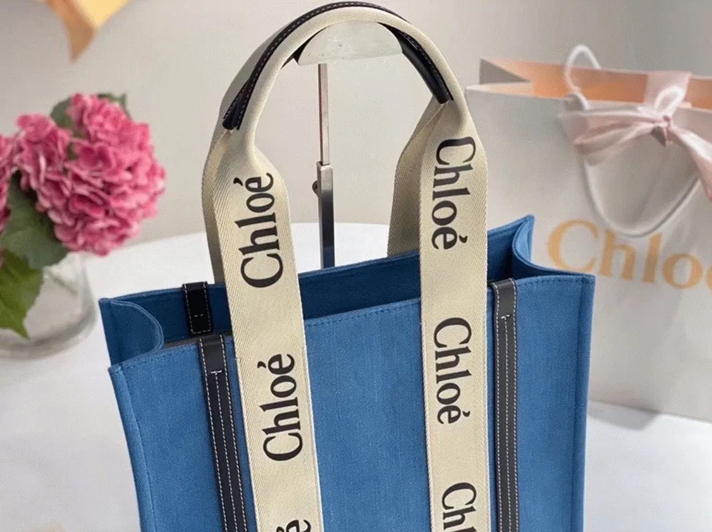 Top Quality Knockoff Chloe Medium Woody Tote Bag in Deadstock Denim — image 3