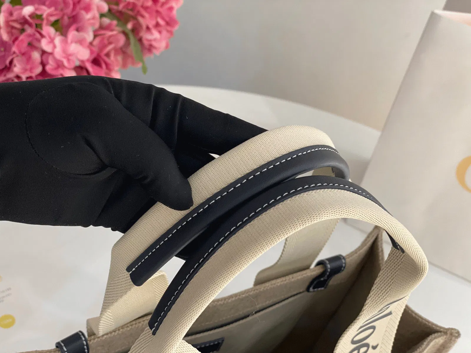 Top Quality Faux Chloe Woody Medium Tote Bag in Linen Canvas with Navy Blue Leather — image 9