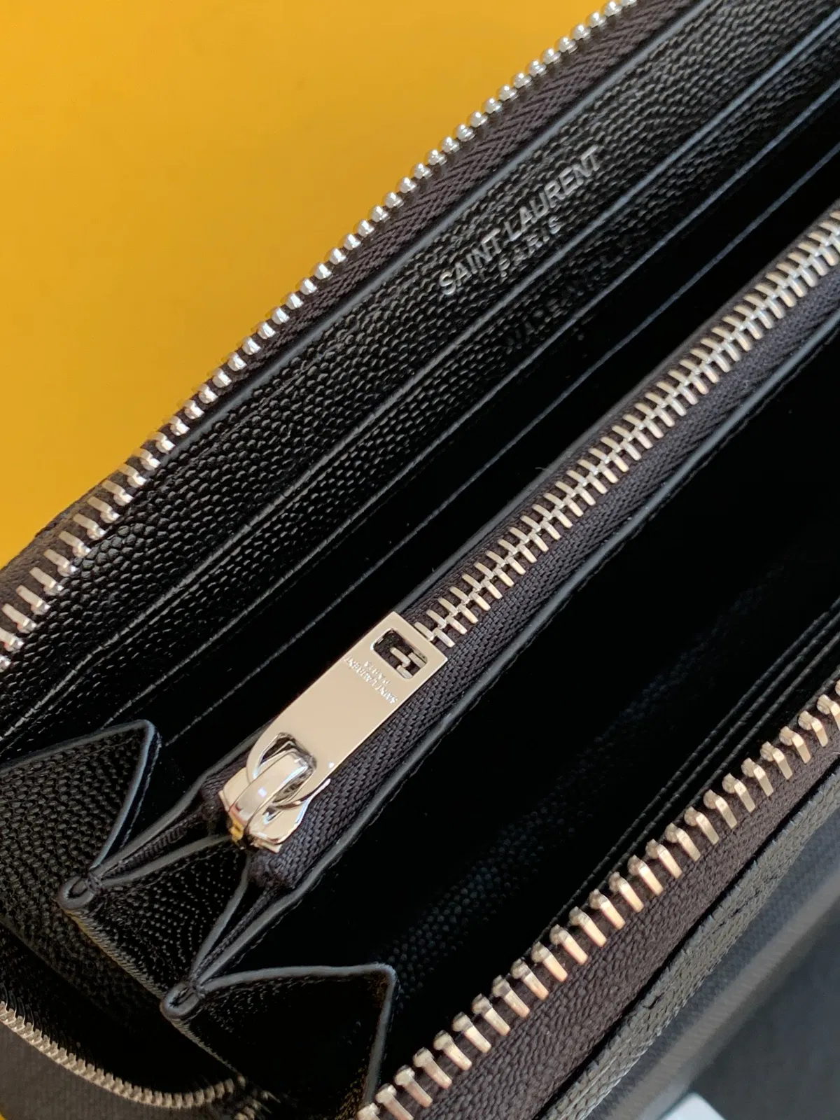 Saint Laurent MONOGRAMS PROMOTIONS — image 5
