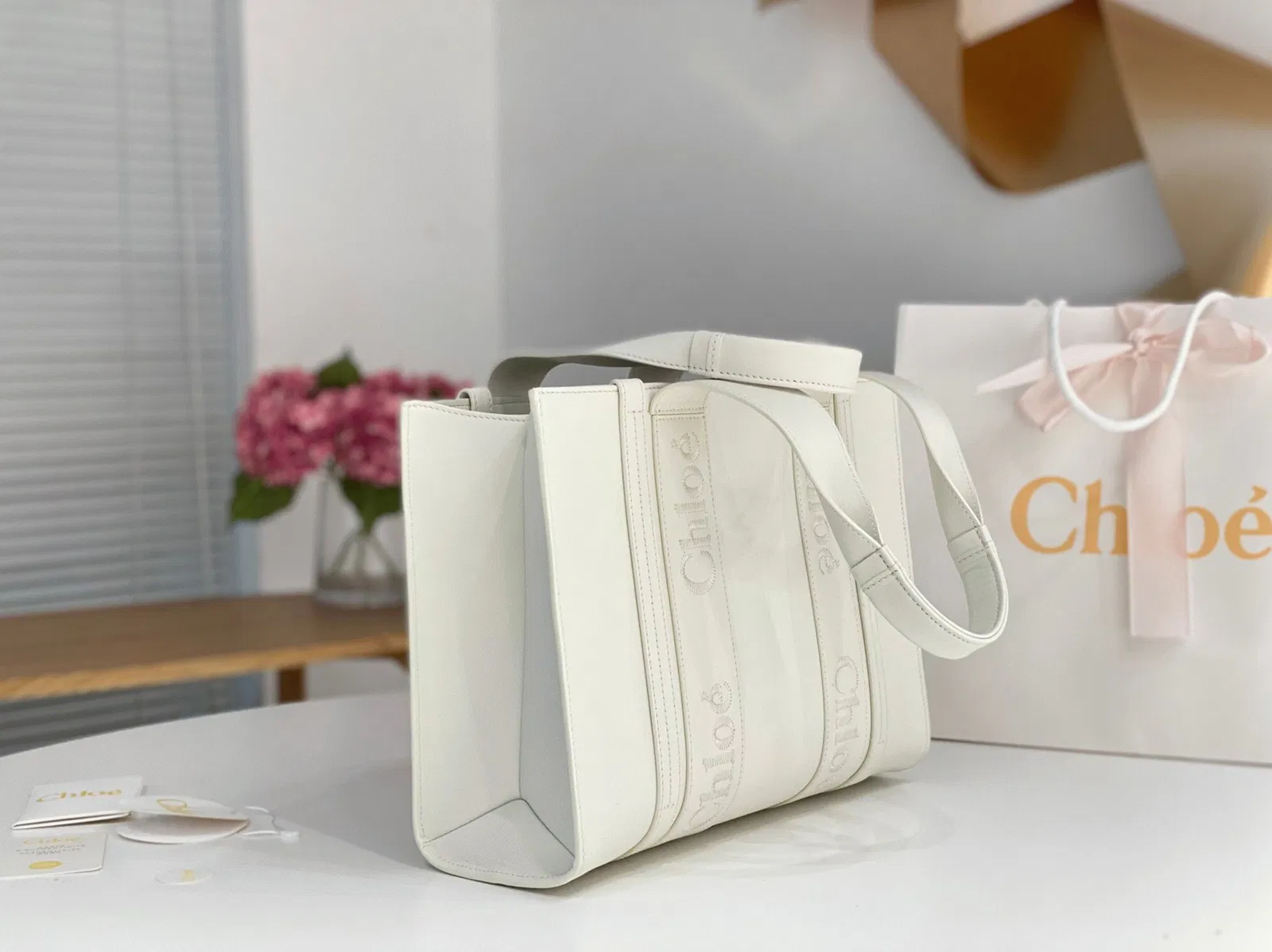 Top Quality Fake Chloe Woody Medium Tote Bag In White Calfskin — image 4