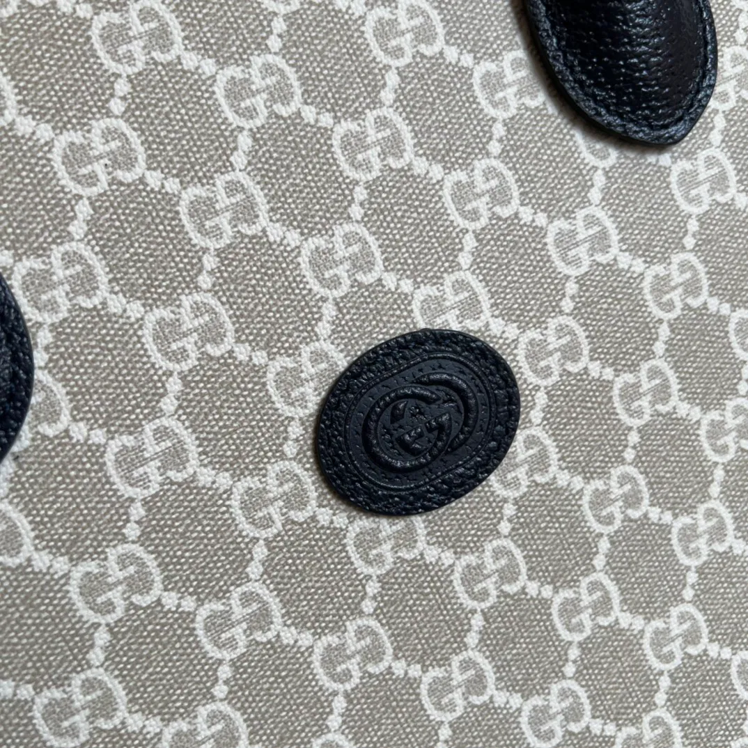 Gucci cherry print medium — image 7
