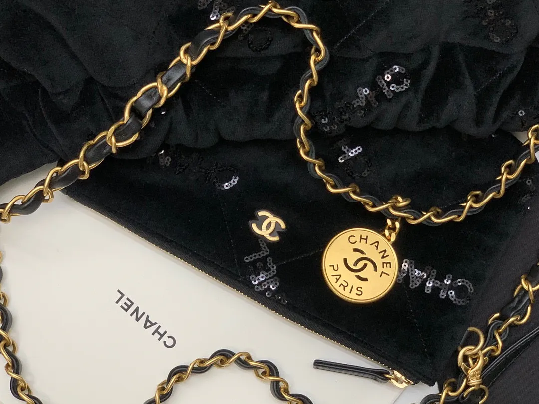 CHANEL 22 — image 6