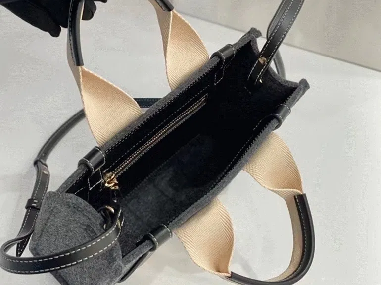 Top Quality Knockoff Previous Previous Chloe Small Woody Tote Bag In Grey Felt — image 8