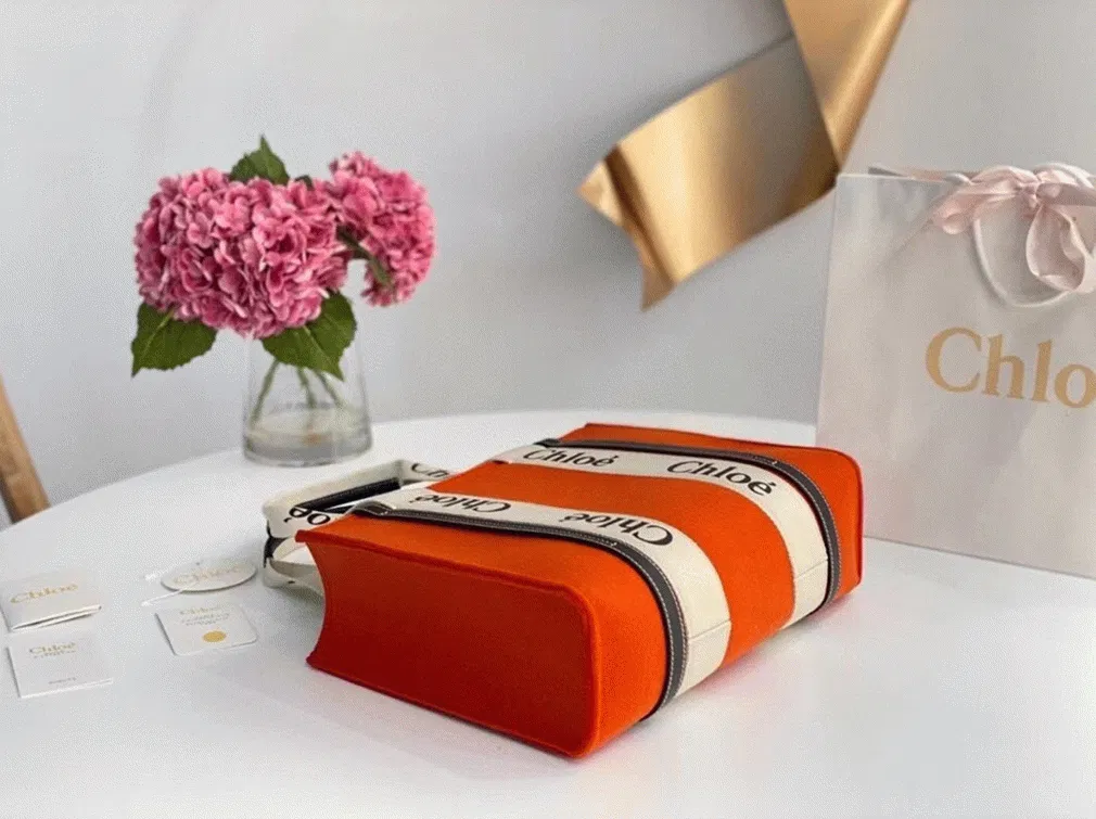 Top Quality Fake Chloe Medium Woody Tote Bag In Orange Felt — image 10